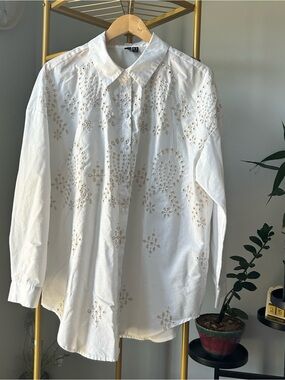 Vero Moda White collared long sleeves eyelet embroidery buttons down shirt in XL